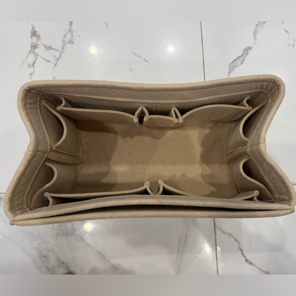 Purse or Tote Insert / Organizer. This fits great for the Neverfull, Goyard, etc